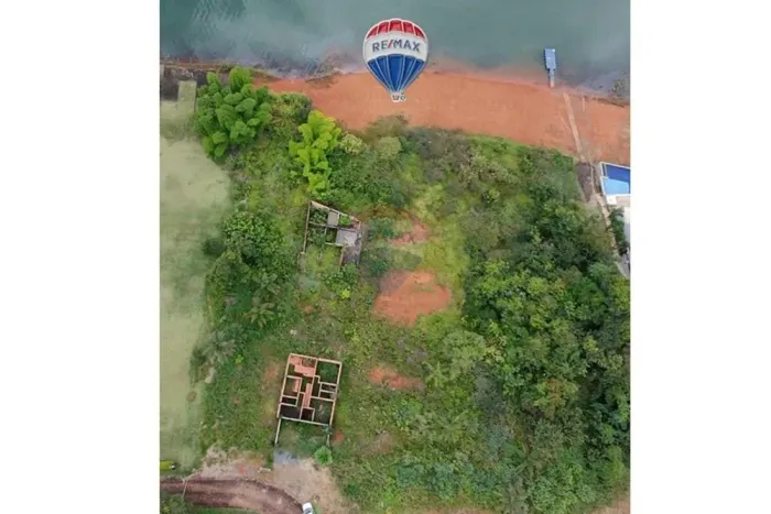 Terreno de Marina em Capitólio: Pontal de Escarpas , Segurança e Lazer náutico !!