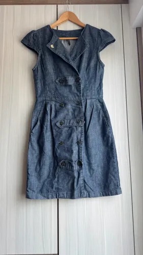 Vestido tipo jeans em ótimo estado. Tamanho PP (modelagem de P) marca Papu.