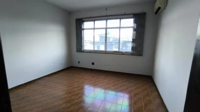 Imóvel para venda tem 180 metros quadrados com 4 quartos em Heliópolis - Belford Roxo - RJ