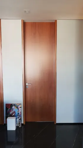 Porta Piso Teto! Fale com a Phanda