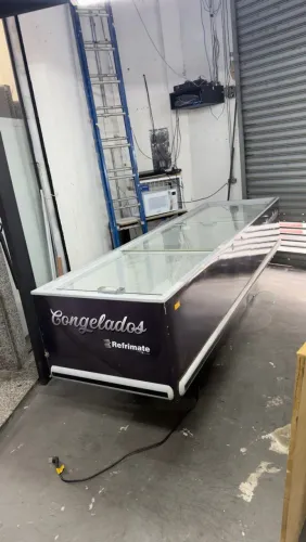 Expositor Ilha Congelados Plus Vidro Reto 2,80m Eip 2800 Vr - Refrimate Preto 220V
