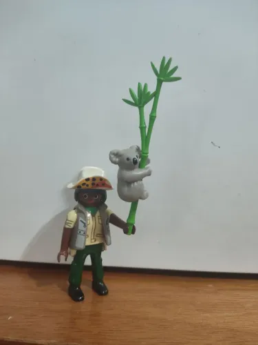 Miniatura Playmobil antigo explorador safari com coala e bambu completo da série 6