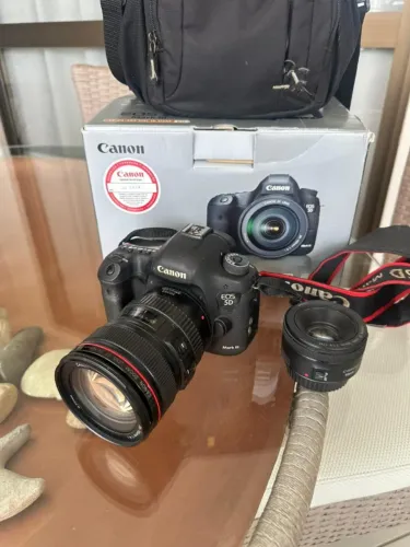 Canon EOS 5D Mark III com lente profissional 24-105mm f/4 L IS USM + lente 50mm 
