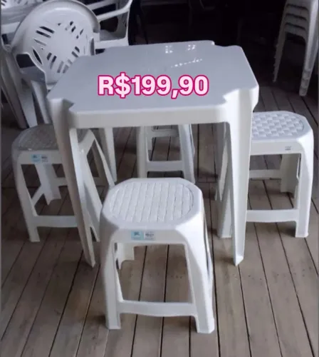 Conjuntos de mesas e banquetas plásticas - Oferta