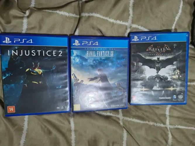 Lote jogos PS4 (Injustice 2, Batman Arkham knight e Final fantasy XV)