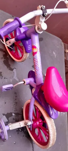 Bicicleta infantil menina