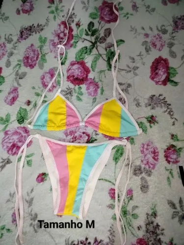 Vende-se biquínis 
