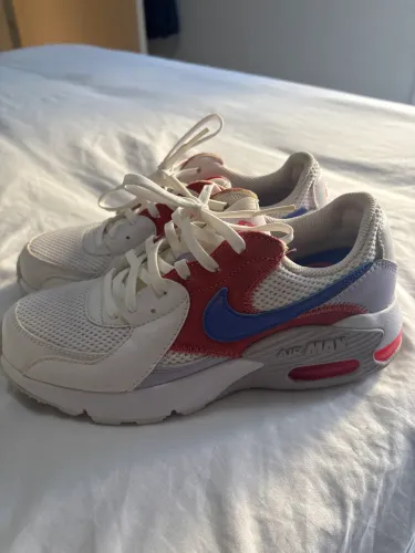 Tênis Nike original 35 semi novo 129 reais