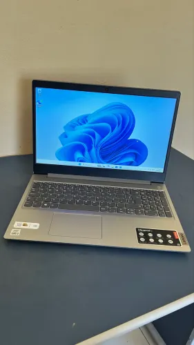 Notebook Lenovo Core i3/8GB/256GB