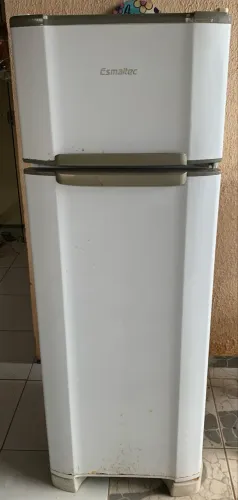 Geladeira esmaltec- degelo seco