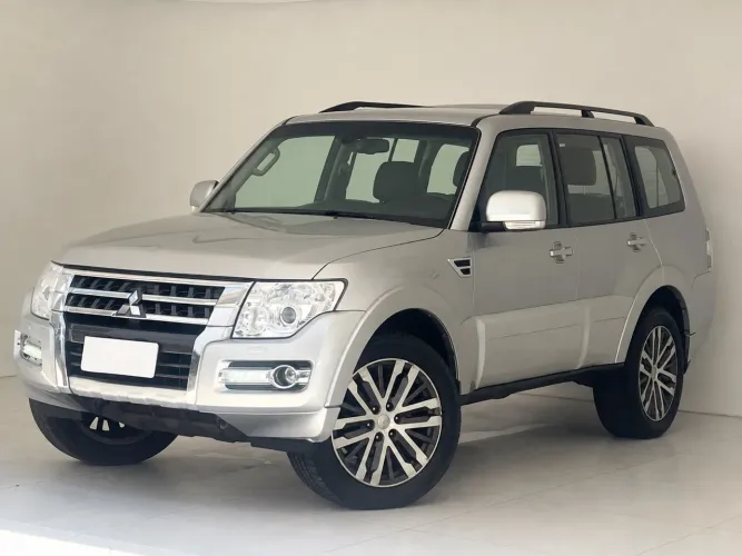 Mitsubishi Pajero HPE Full 3.2 4X4 T.i.dies. 5P AUT 2020