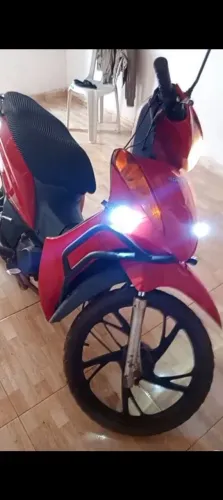 Moto biz em perfeito funcionamento, bem conservada.