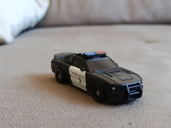 Boneco original miniatura de Transformers