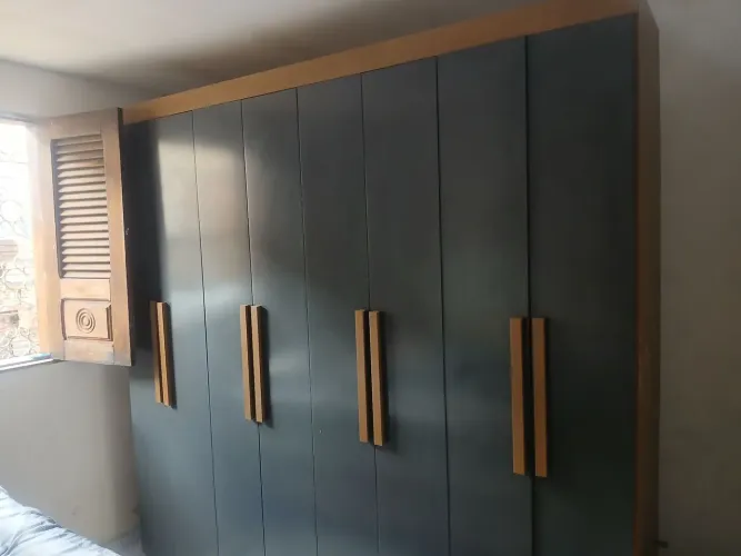 Vende-se 8 portas de guarda-roupa