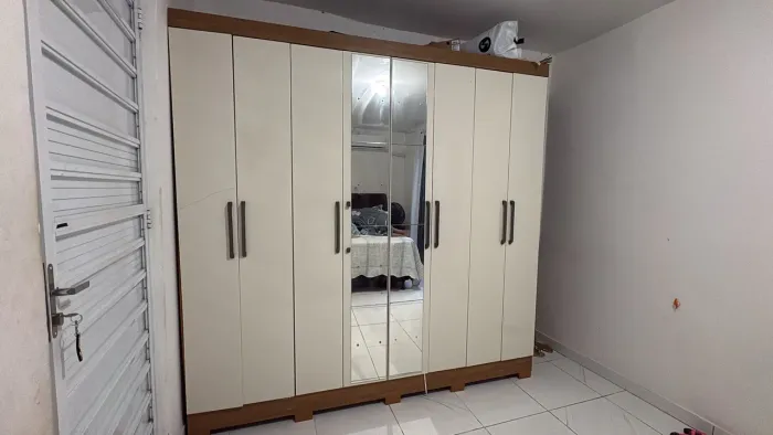 Guarda roupa 8 portas