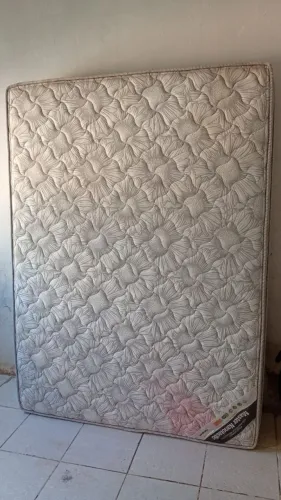 Colchão de casal ortobom semi novo