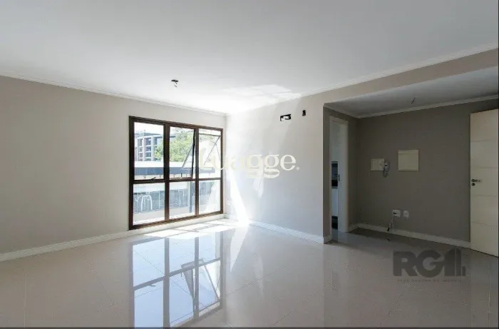 Excelente sala comercial com 34 m², vaga de garagem e localização privilegiada!