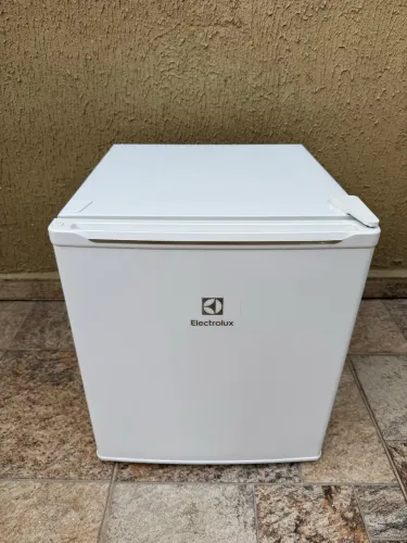 Frigobar Electrolux 220v 47L, Seminovo!!