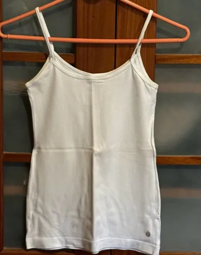 Camiseta de alcinha branca
