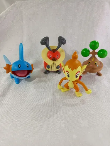 Combo Pokémon Mudkip, kricketot, Chimchar e Bonsly originais Jakks pacific 