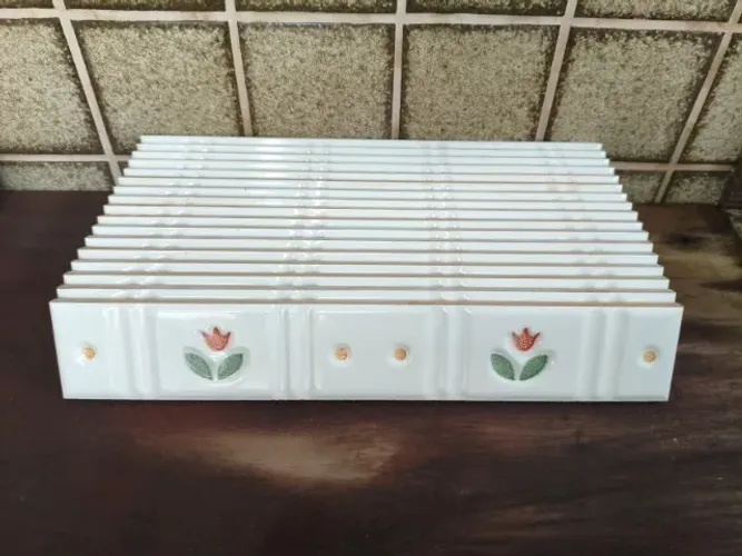 Faixa Cerâmica Decorativa Branca com Flores - 17 Peças