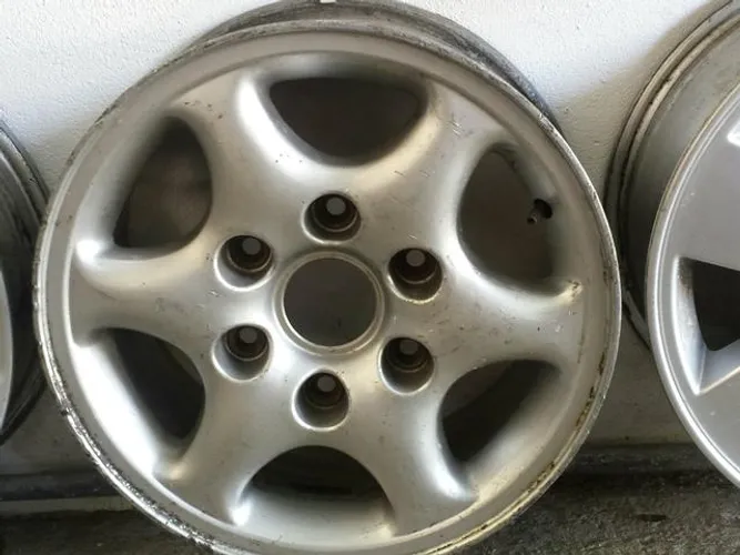 Roda aro 15 GM Blazer 96 Prata Jogo 6X139.7