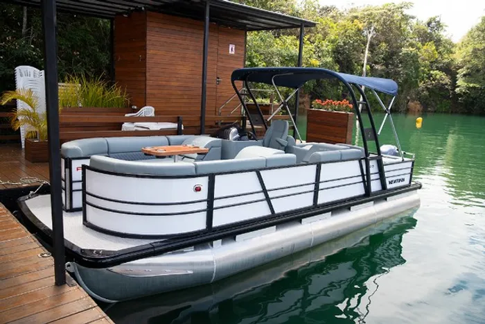 Lançamento Ventura Pontoom P25 2026, 7,5 metros  | N phontoom Vcat Aurora