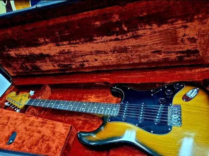 Fender Stratocaster Ano 1978 Mesmo com Case R$ 22.000 à Vista 