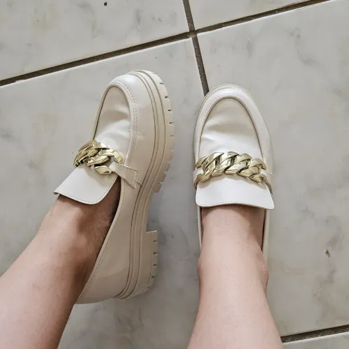 Mocassim tratorado bege
