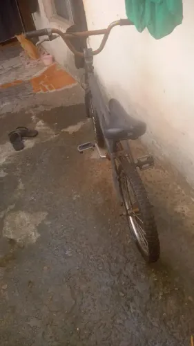 Vendo uma bicicleta modelo JNA