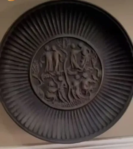 Prato em bronze para parede