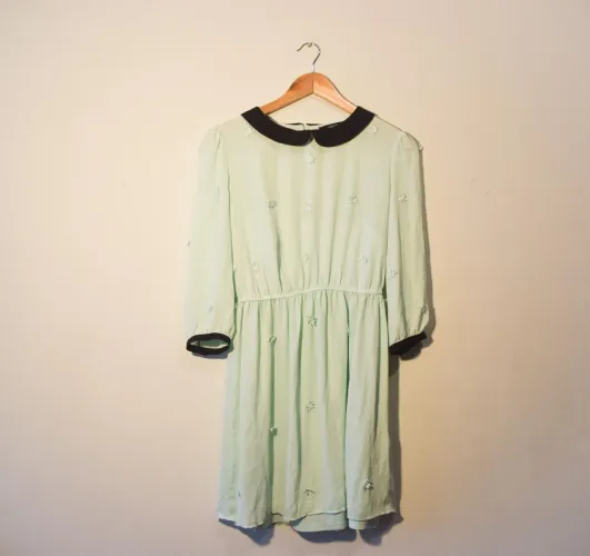 vestido verde, mini dress com estética vintage anos 60 forever21