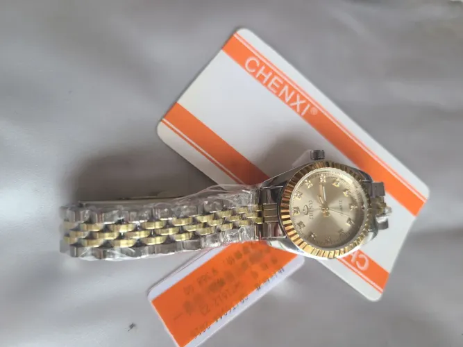 RELOGIO FEMININO PULSO...CORREIA DOURADA