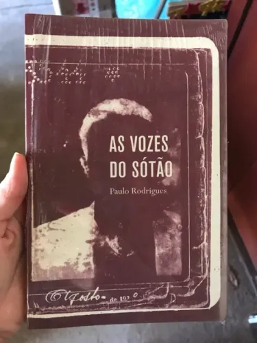 Livro: As vozes do sótão