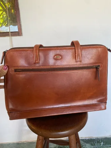 Bolsa tote italiana em couro THE BRIDGE