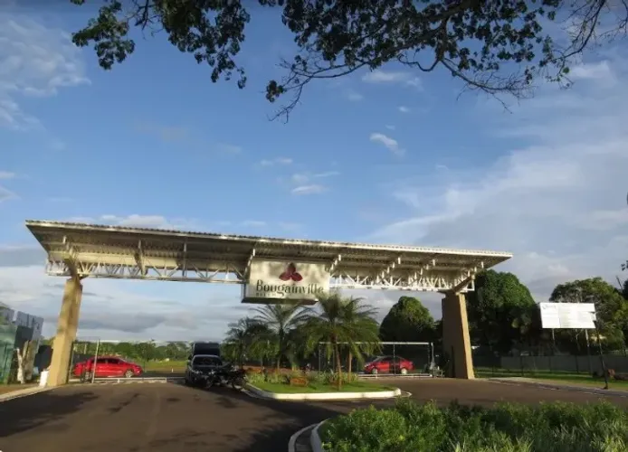 R$ 160.000,00 Vende-se Lote no Bougainville Belém, de frente para a praça