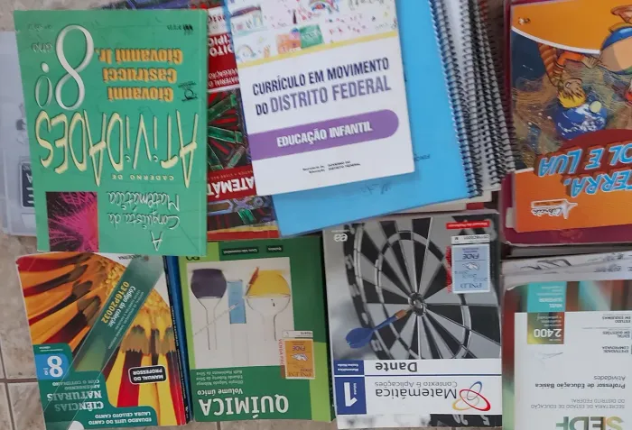 Livros Didáticos - Ensino Fundamental e Médio - Diversas Matérias