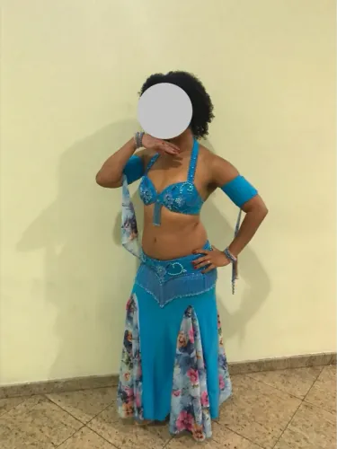 Figurino de Dança do Ventre Azul com Detalhes