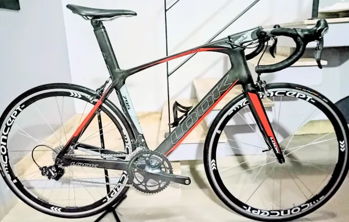 Look(54) 795 Carbon, Shimano Ultegra (18x). Trocas 9.5k
