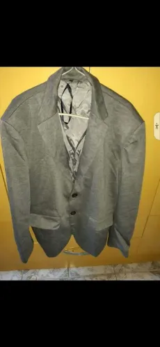 Blazer de lã cinza elegante