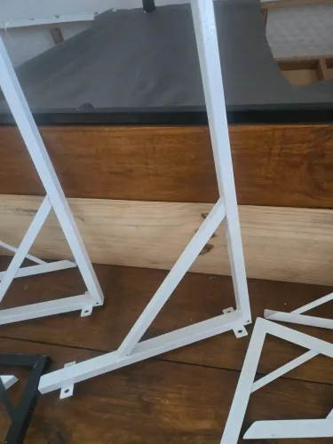 Estruturas Metálicas para Prateleiras/Expositores