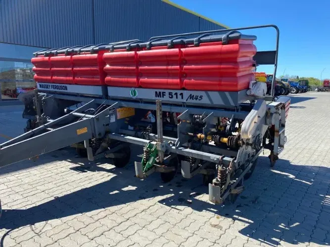 Plantadeira Massey Ferguson MF511