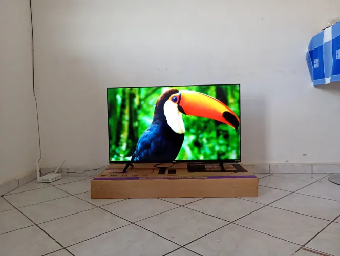 Tv smart 4k AOC roku 47 polegadas completa na caixa ! 