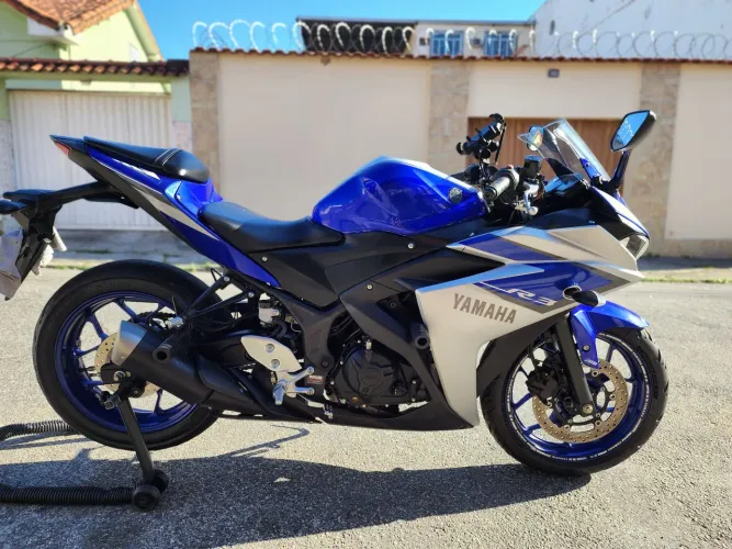 Moto R3 pouco rodada