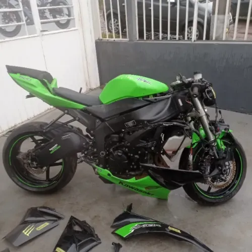 Sucata de moto para retirada de peças Kawasaki ZX6 2012