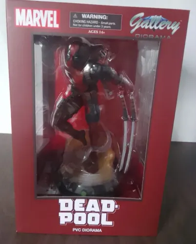 Deadpool Diamond Gallery Diorama PVC