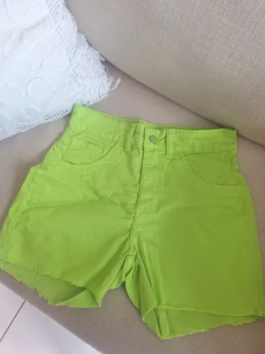 Shorts Verde Neon NOVO