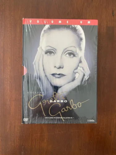 Box 3 DVDs: Coleção Greta Garbo (Mata Hari, Grande Hotel e Rainha Cristina) Com luva