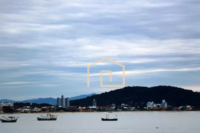 Apartamento com 2 dormitórios à venda, 58 m² por R$ 480.000,00 - Centro - Penha/SC