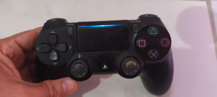 Controle de PS4, Original